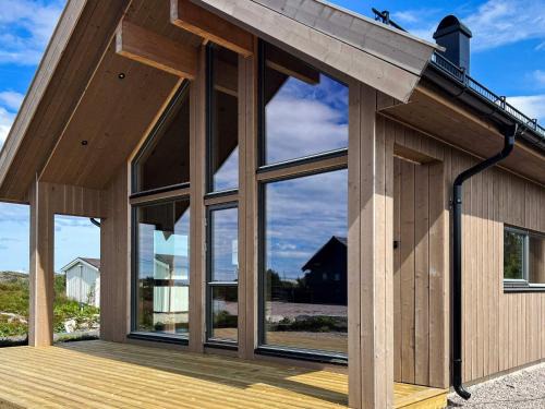 Averoy Municipality House | 6 person holiday home in Averøya