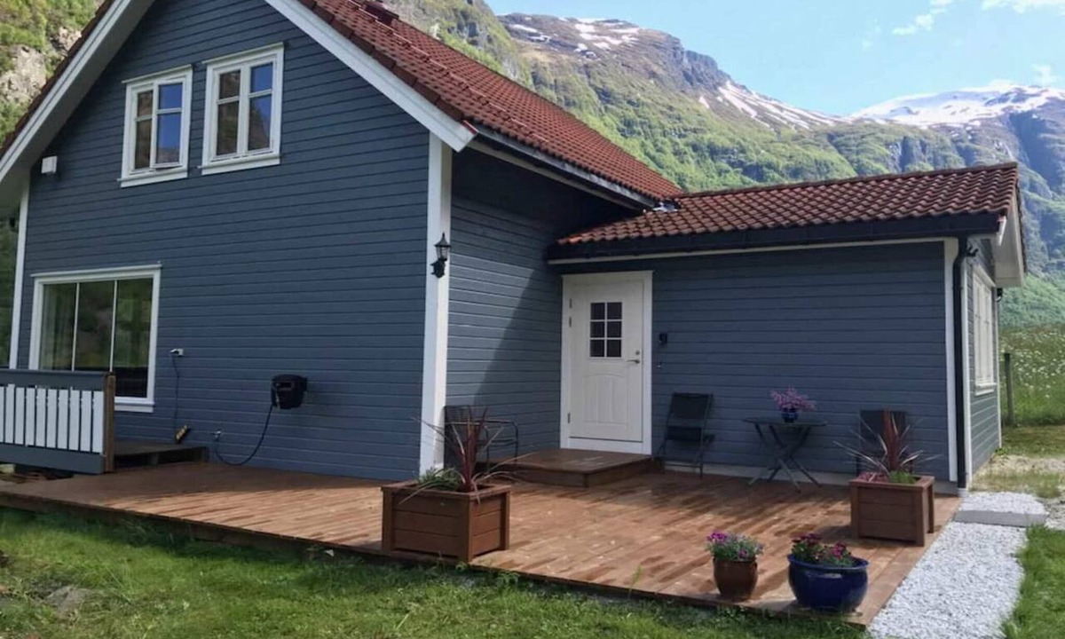 Sjernaoy House | 6 person holiday home in Gudvangen-By Traum
