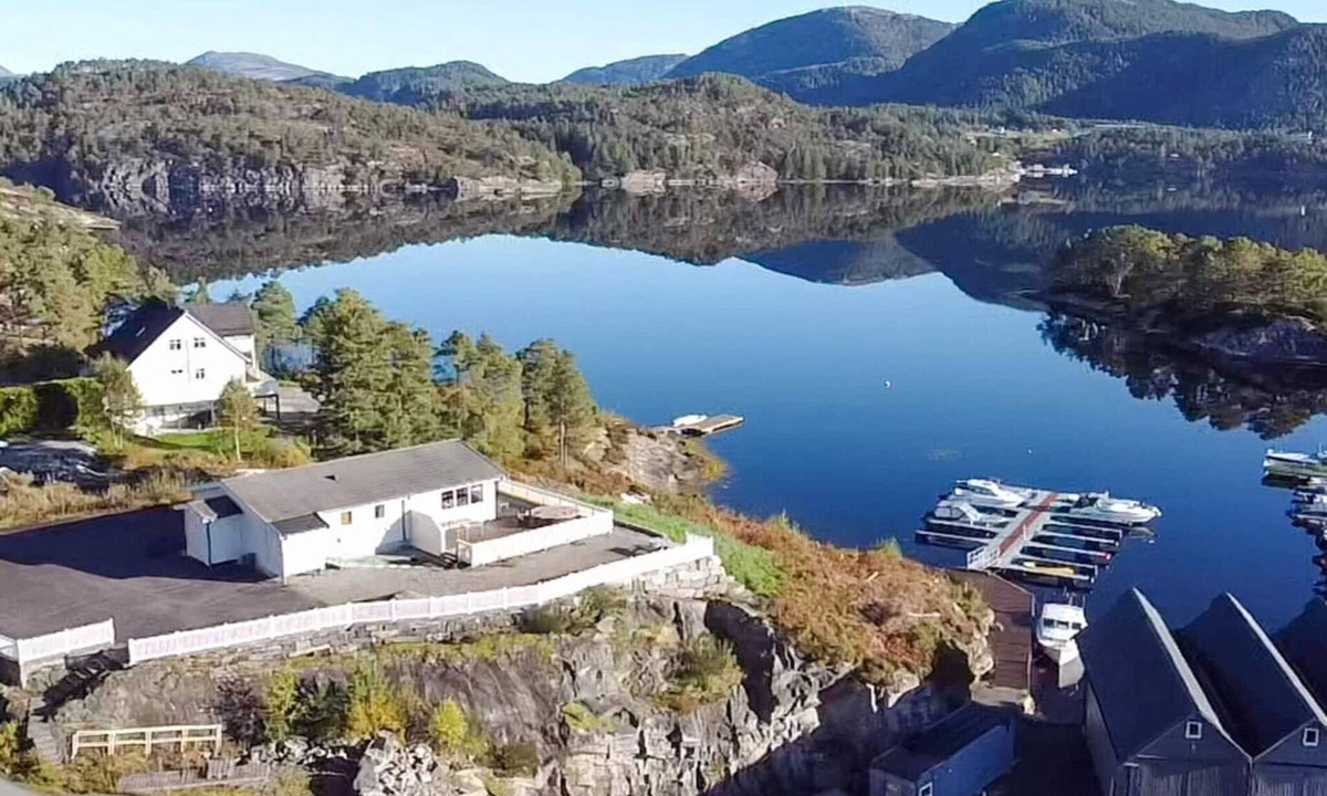 Masfjorden House | 6 person holiday home in HOSTELAND