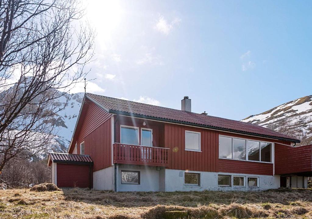 Austvagoy House | 6 person holiday home in LAUPSTAD-By Traum