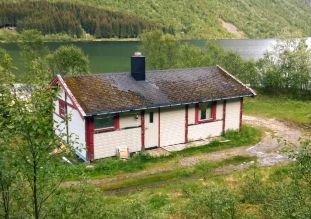 Meloy House | 6 person holiday home in Engavågen