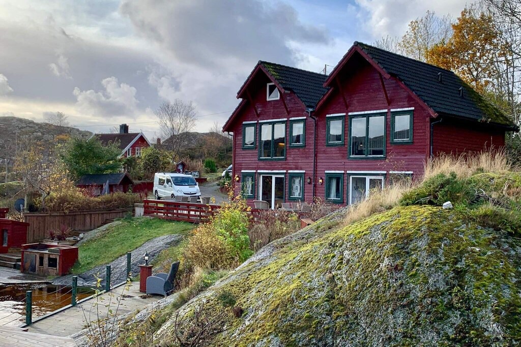 Bomlo House | 6 person holiday home in BØMLO