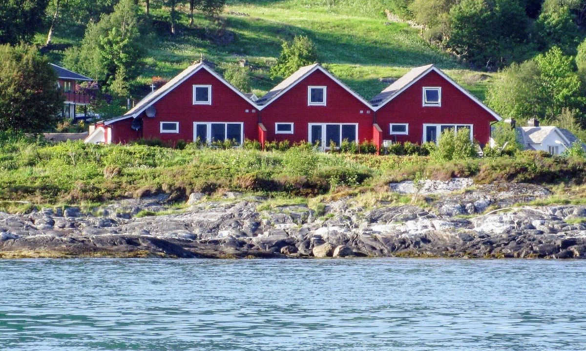 Hyllestad House | 6 person holiday home in Sørbøvåg