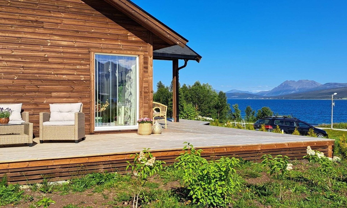 Lyngen House | 6 person holiday home in Svensby-By Traum