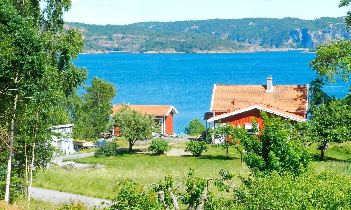 Brastad House | 6 person holiday home in BRASTAD