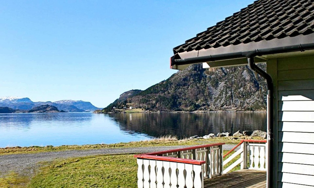 Silda House | 7 person holiday home in Selje