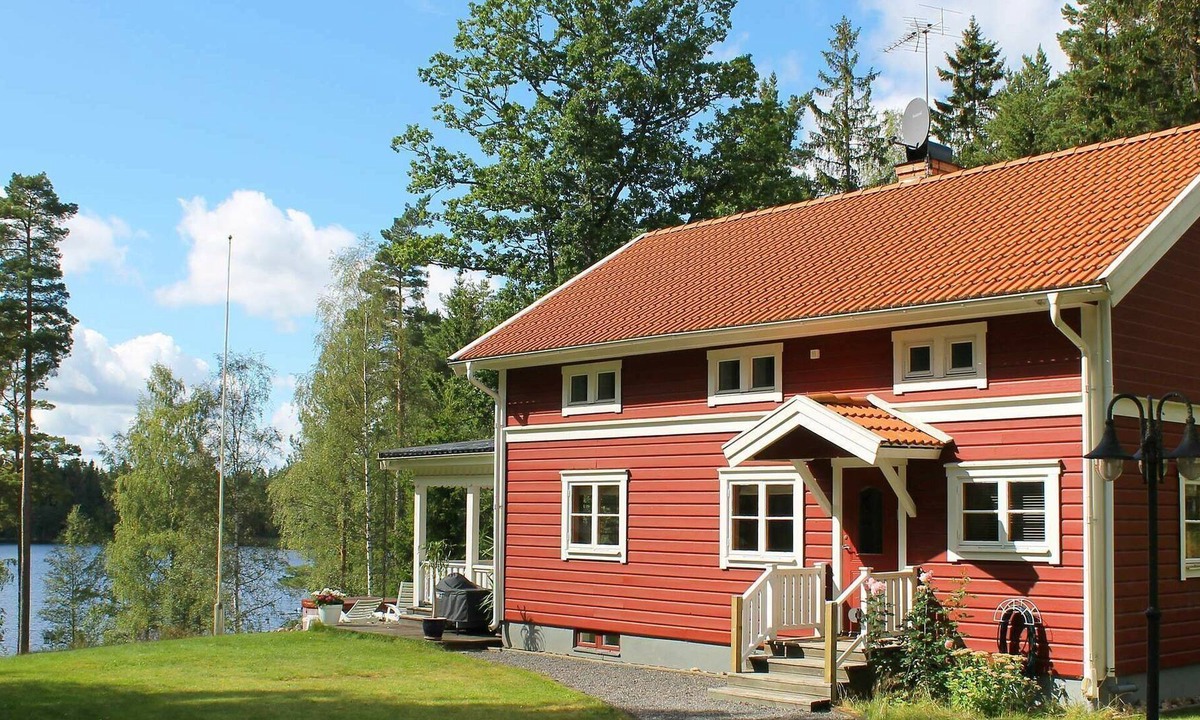 Eksjo Municipality House | 7 person holiday home in HULT