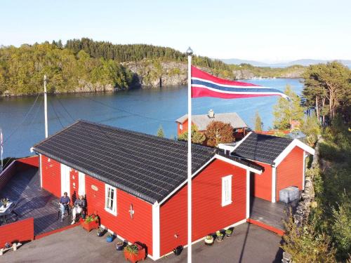 Sund House | 7 person holiday home in KLOKKARVIK