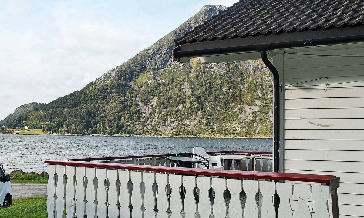 Silda House | 7 person holiday home in Selje