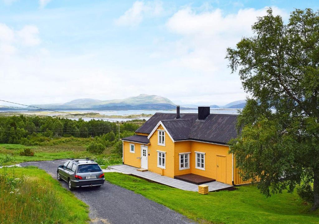 Bogøy House | 7 person holiday home in Skutvik