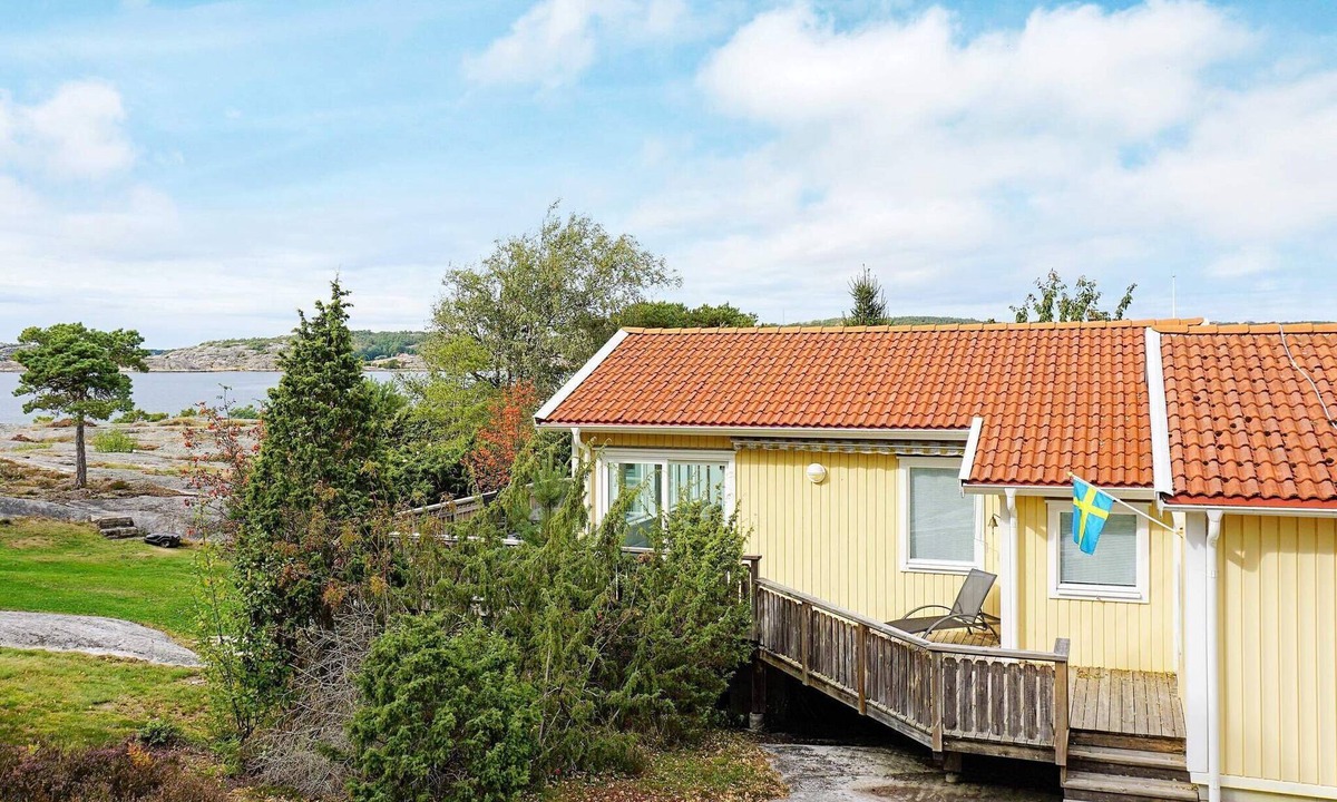 Lokholmen House | 8 person holiday home in STRÖMSTAD