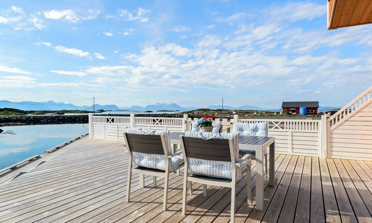 Sandoy House | 8 person holiday home in Sandøy