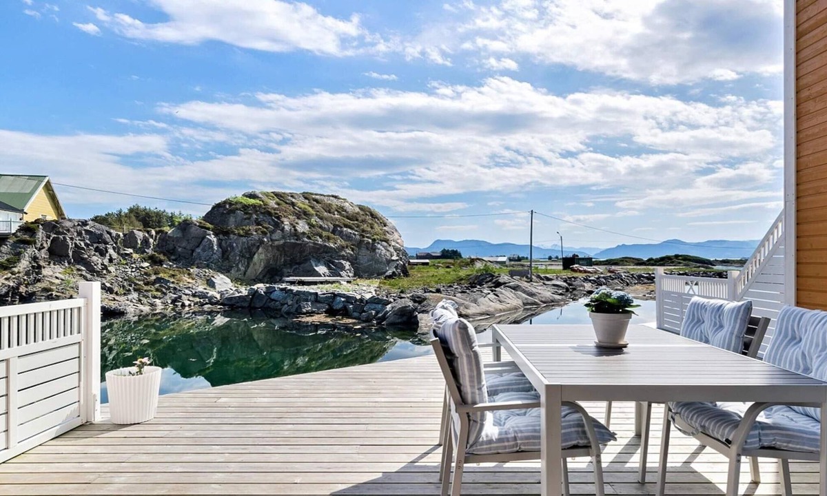 Sandoy House | 8 person holiday home in Sandøy
