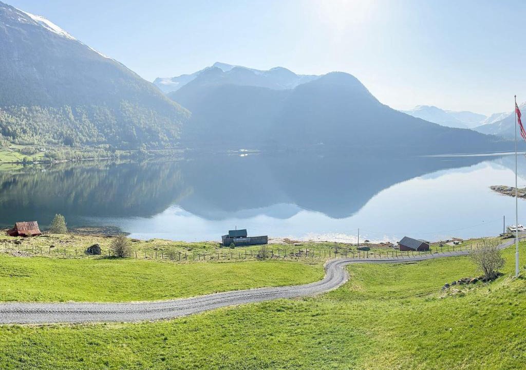 Volda House | 8 person holiday home in Austefjorden