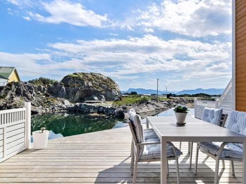 Sandoy House | 8 person holiday home in Sandøy