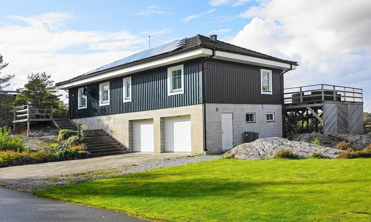 Henan House | 8 person holiday home in Henån-By Traum