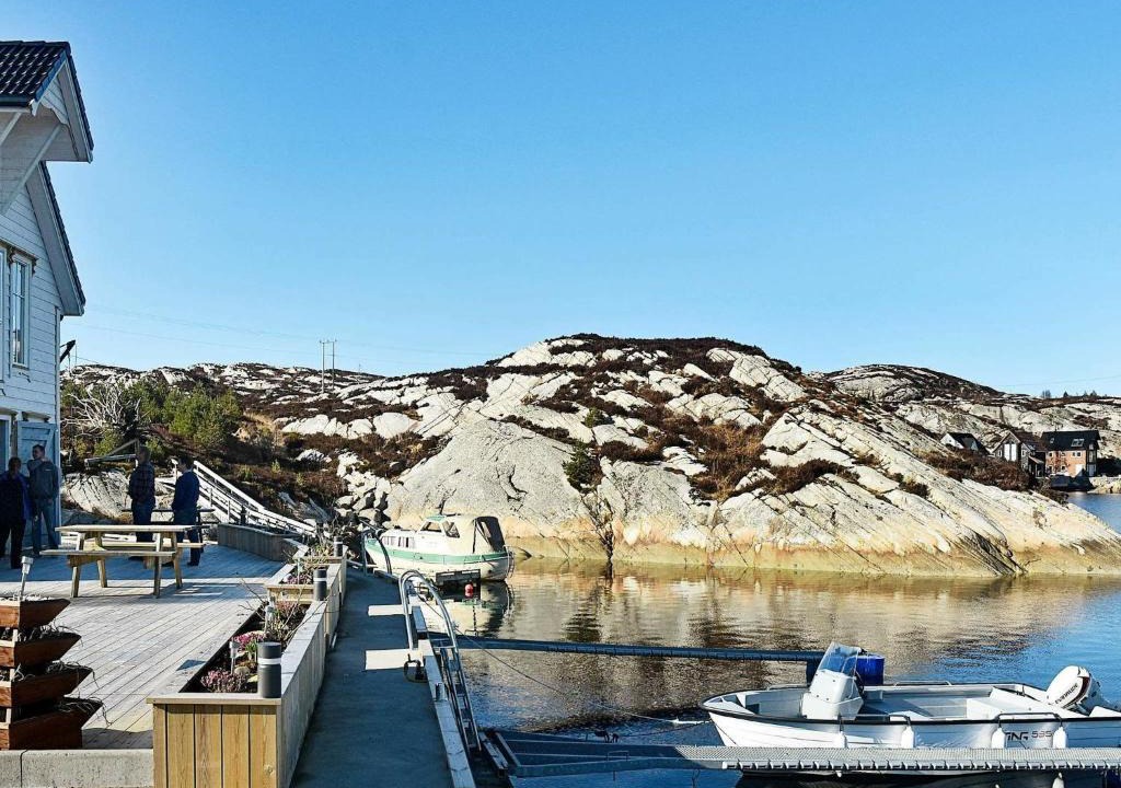 Bomlo House | 8 person holiday home in Urangsvåg
