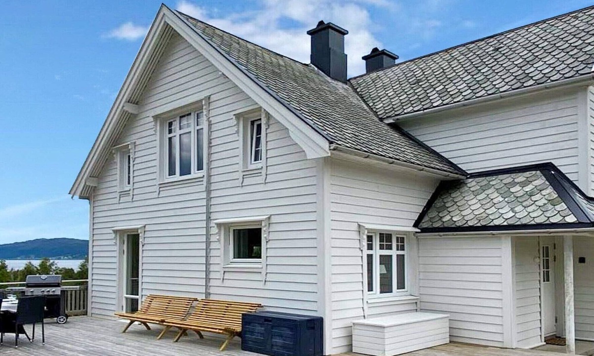 Stadlandet House | 9 person holiday home in Åram