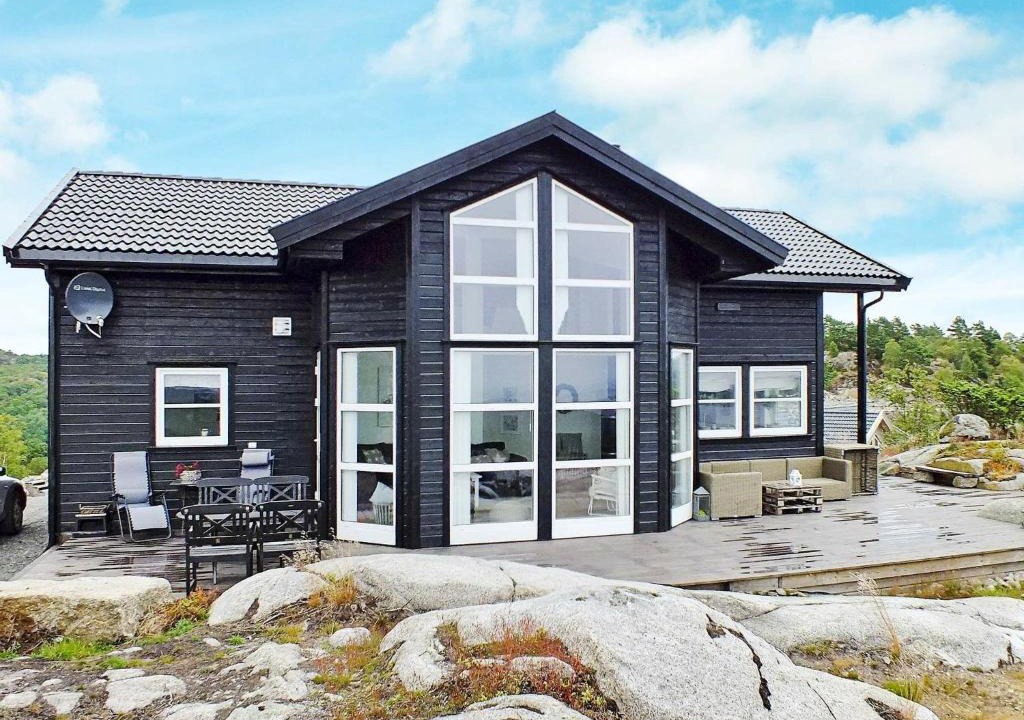 Lyngdal House | 9 person holiday home in lyngdal