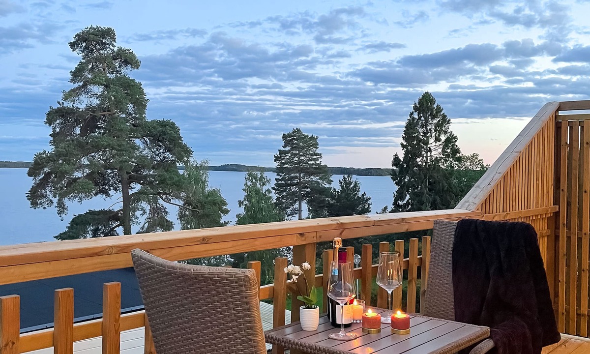 Bro House | A breathtaking lakeside gem ~ Stunning view ~ Private dock