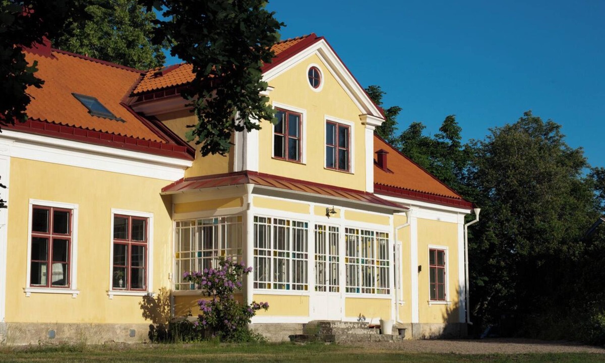 Stora Sundby Villa | A grand, newly renovated villa in a castle setting
