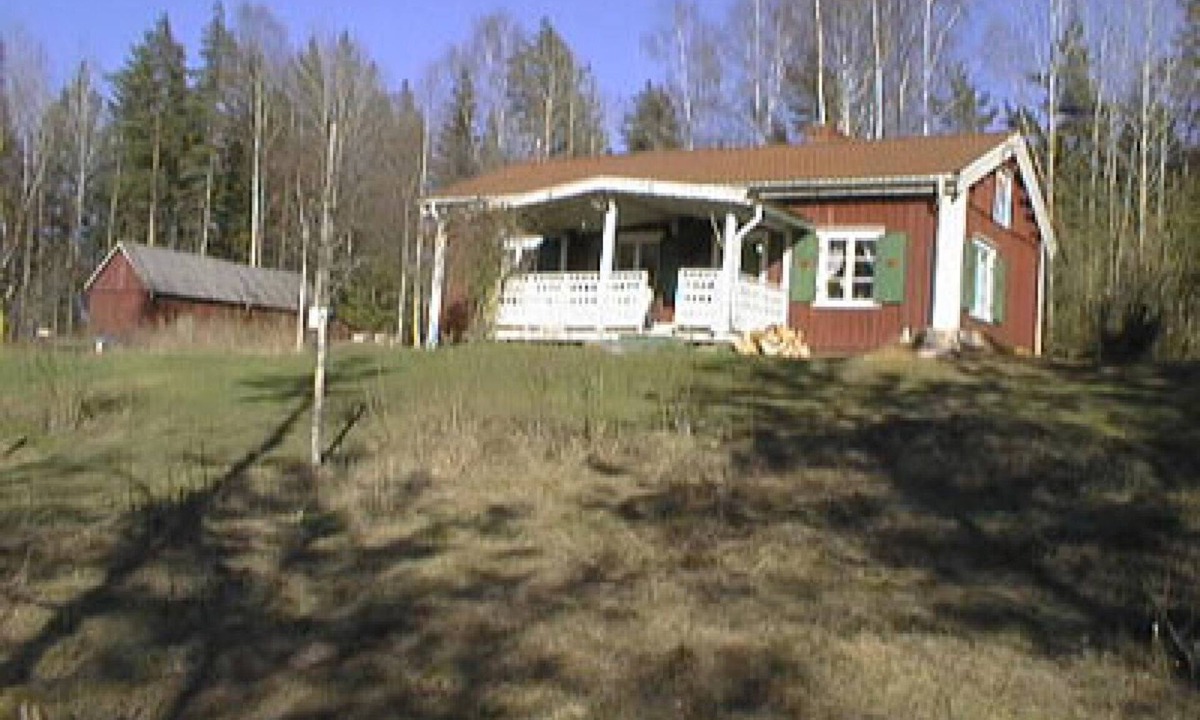Saffle Municipality Ski Chalet | A natural pearl with a boat and sauna