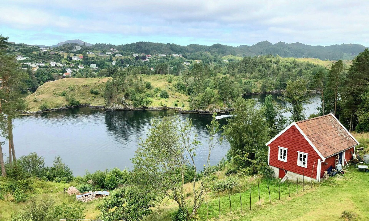 Alversund House | A seaside country house near Bergen