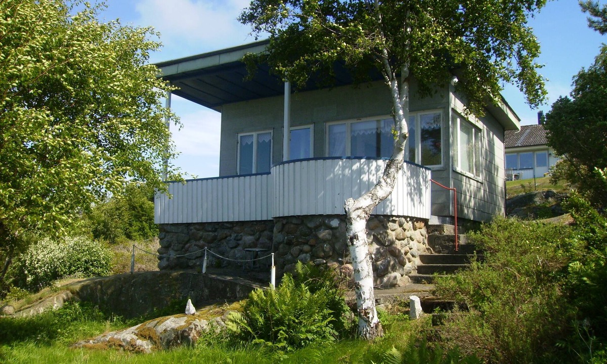Torslanda Cottage | A summer cottage on the west coast of Gothenburg archipelago with private beach