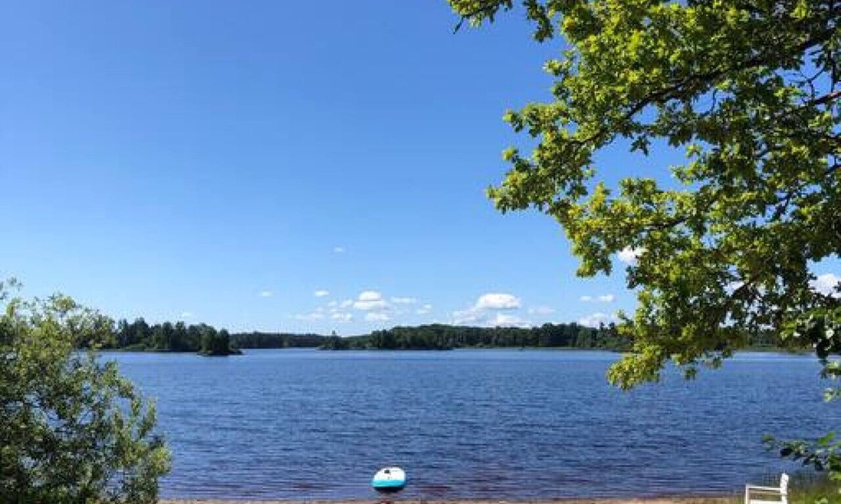 Agunnaryd Cabin | Agundaborg Lake hut with a view