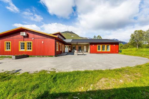 Kvaenangen Apartment | Alteidet House