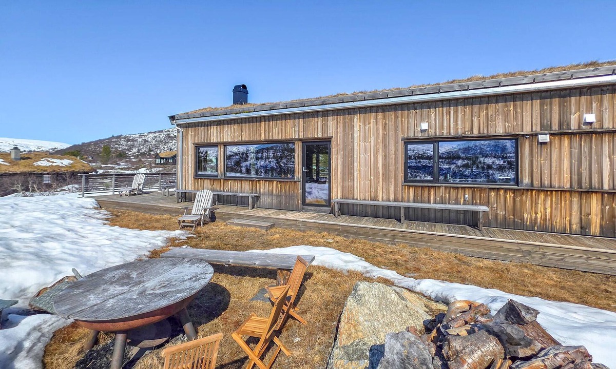 Vinje House | Amazing home in Edland with WiFi