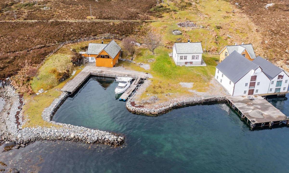 Sande House | Amazing home in Kvamsøy with house sea view