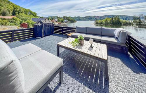 Lyngdal House | Amazing Home In Lyngdal With House Sea View