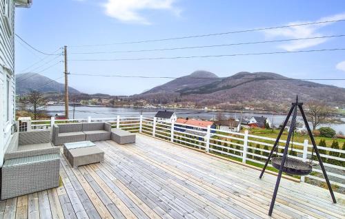 Vindafjord House | Amazing Home In Nedre Vats With House Sea View