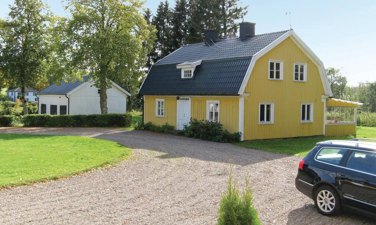 Dimbo House | Amazing home in Tidaholm with kitchen
