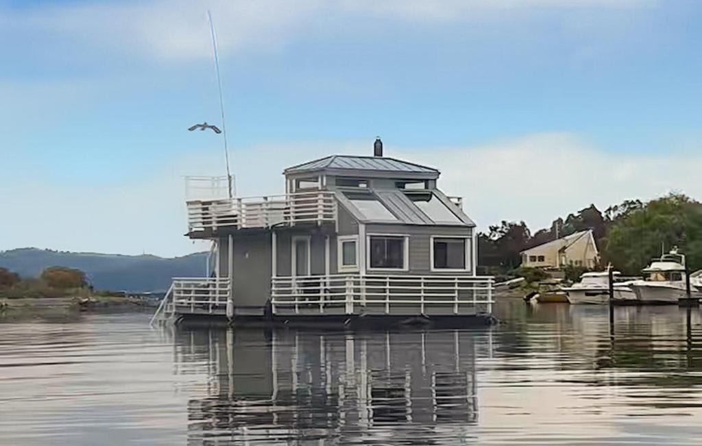 Lervik Boat Rental | Amazing Ship In Manstad With House Sea View