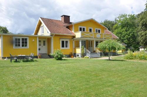 Stenbrohult Apartment | Apartment Linn Hotel Guest House Bjrkelund