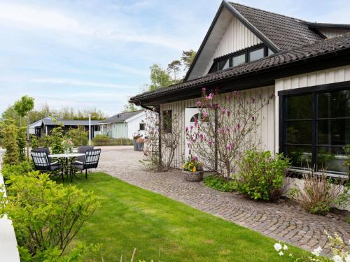 Mellbystrand Apartment | Apartment Mellebyrundan by Interhome