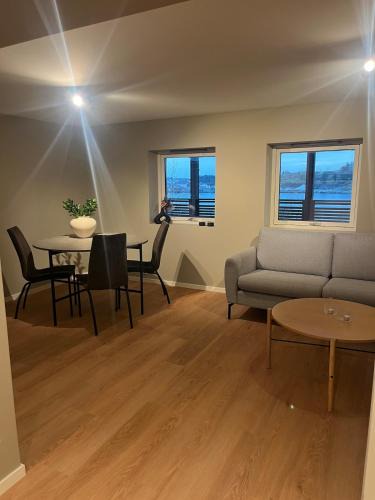 Karmoy Apartment | Apartment right by Karmsund
