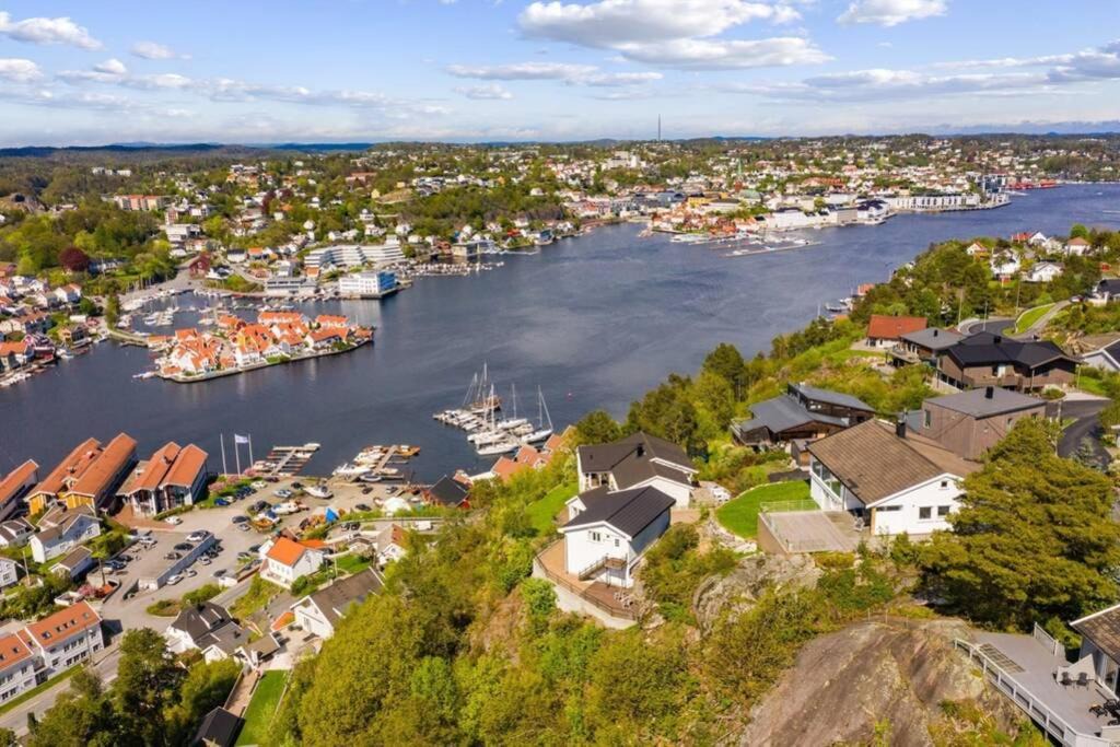 Kolbjørnsvik Apartment | Apartment with amazing views - free parking
