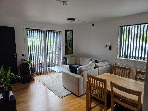 Vossestrand Apartment | Apartment with terrace, pool, sauna, and free parking