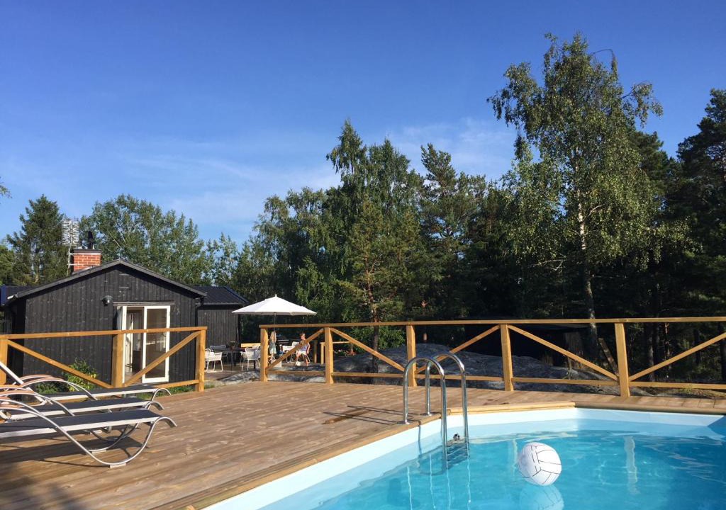 Varmdo House | Archipelago-house with pool, boat and bikes