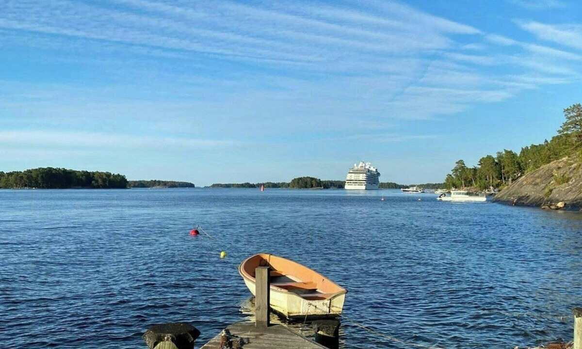 Djurhamn House | Archipelago villa with private pier on Vindö
