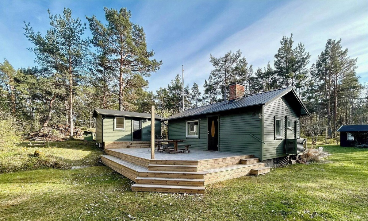 Varmdo House | Archipelago with dock close to the sea