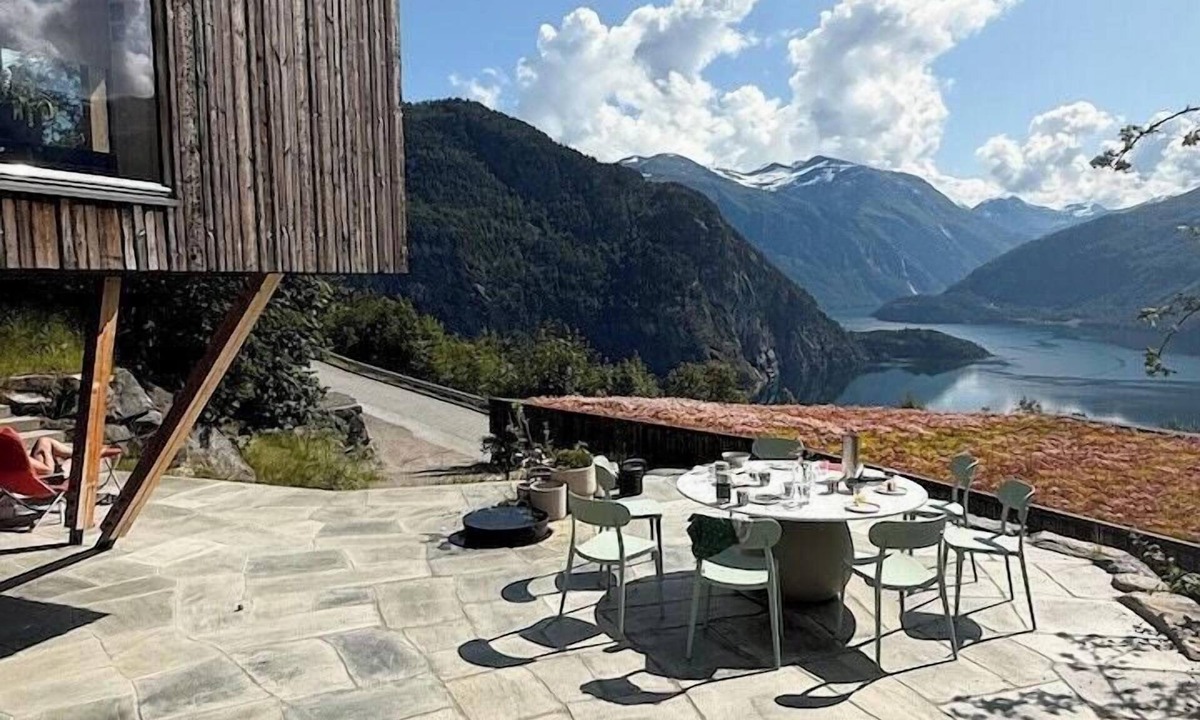 Valldal House | Architect cabin in countryside near Geiranger