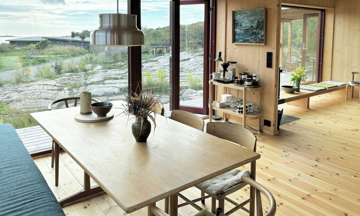 Farsund House | Architect-designed cabin with sea view in Loshavn
