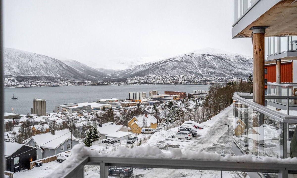 Tromso Apartment | Arctic View Apartment – Northern Lights & City Panorama