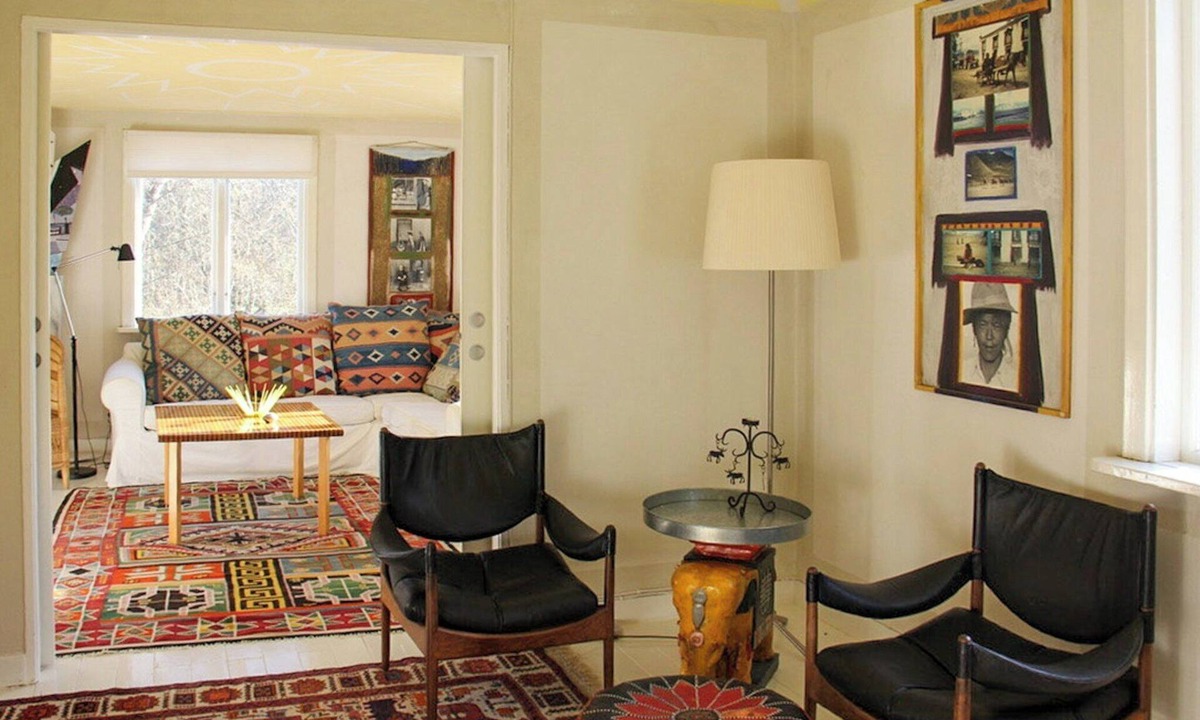 Broby Apartment | Artist's apartment by Helge River in Skåne