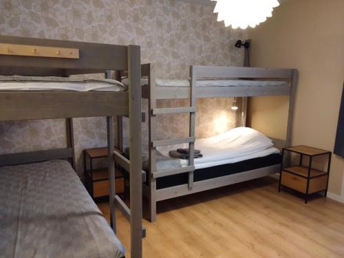 Dvarsatt Hotel | Avavikens Vandrarhem och Konferens