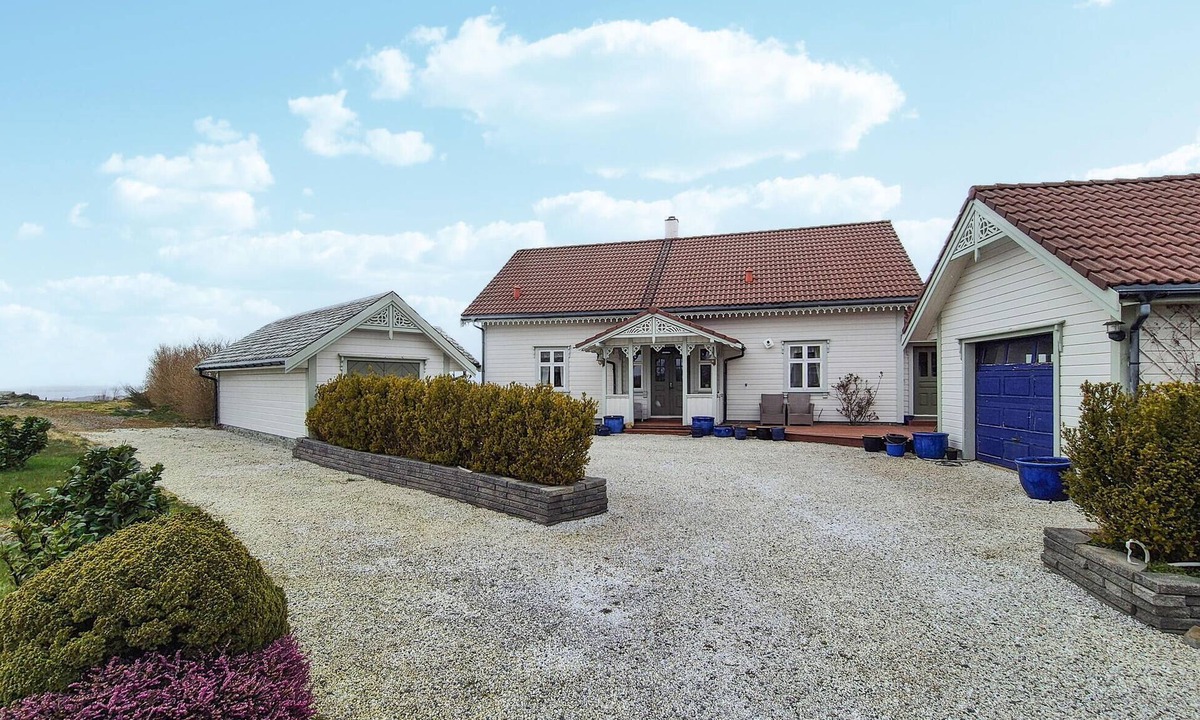 Selbjorn House | Awesome home in Bekkjarvik